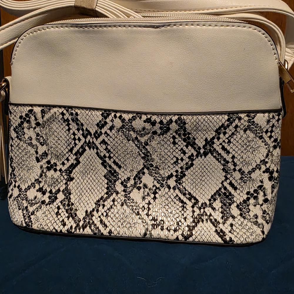 Stylish White and Black Snake Print Women's Bag